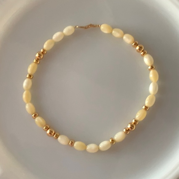 Napier Cream and Gold Tone Beaded  Necklace Vintage Costume Jewelry - Picture 2 of 9